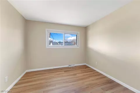 594 Keys Dr, Elyria, OH 44035 photo 16
