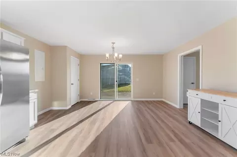 594 Keys Dr, Elyria, OH 44035 photo 9