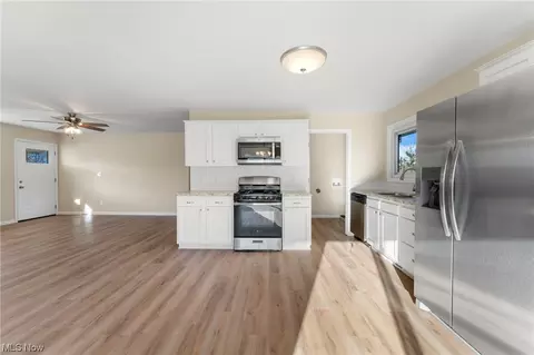 594 Keys Dr, Elyria, OH 44035 photo 7