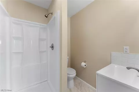 594 Keys Dr, Elyria, OH 44035 photo 14