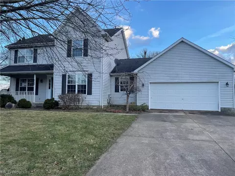 8155 Hidden Gln NE, Canton, OH 44721
