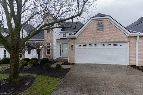 3130 Spencer Rd, Rocky River, OH 44116