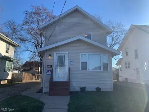 927 Ada St, Akron, OH 44306