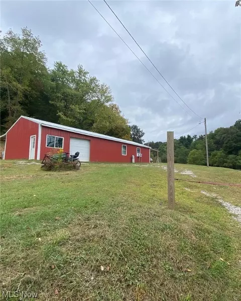 876 Lee Creek Rd, Belleville, WV 26133