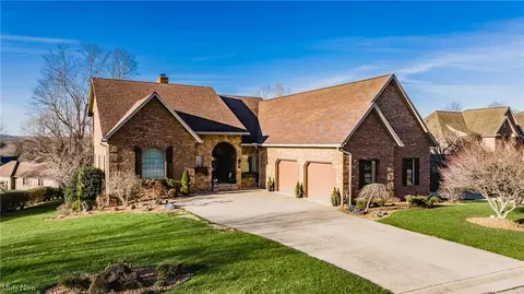 35 Alexander Dr, Williamstown, WV 26187