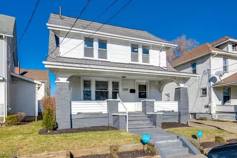 1219 Auburn Pl NW, Canton, OH 44703