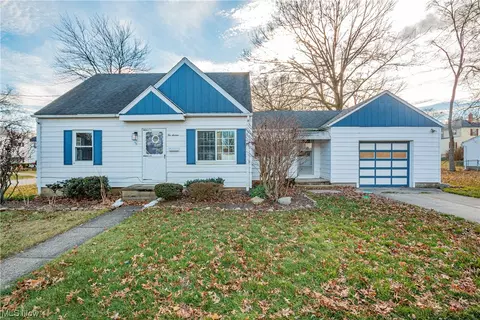 216 Birchwood Ave, Cuyahoga Falls, OH 44221