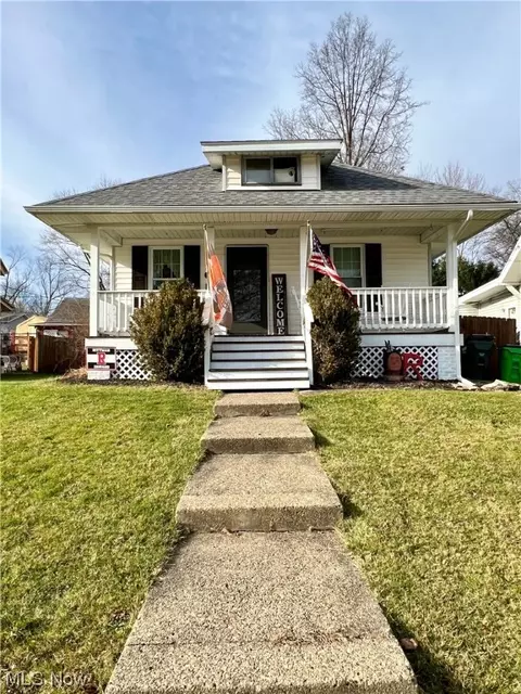 157 N 2nd St, Rittman, OH 44270