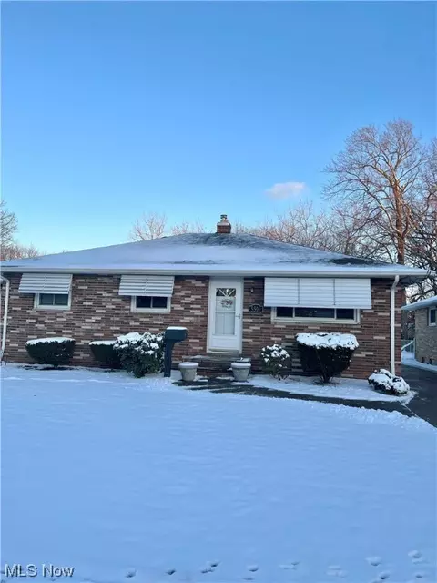 5509 W 48th St, Parma, OH 44134