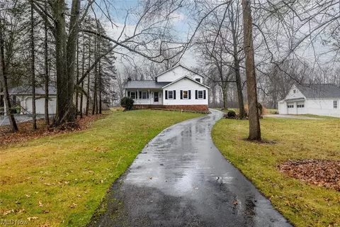 32800 Pettibone Rd, Solon, OH 44139