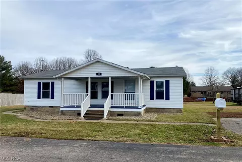 50 Brandi Dr, Mineralwells, WV 26150