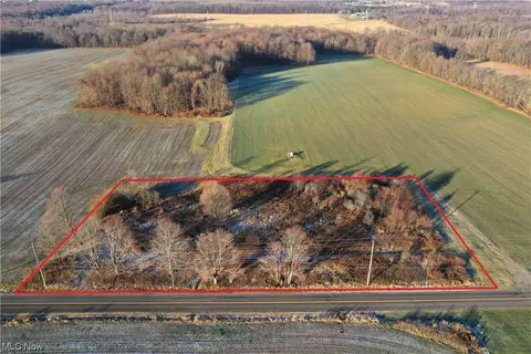 9445 Limeridge Rd, Mantua, OH 44255