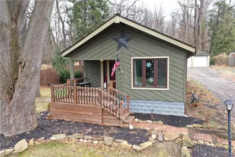 365 Southeast Ave, Tallmadge, OH 44278