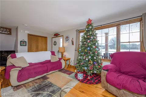 8646 Yale Rd, Rootstown, OH 44272 photo 2