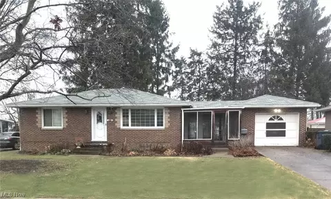 229 Notre Dame Ave, Cuyahoga Falls, OH 44221