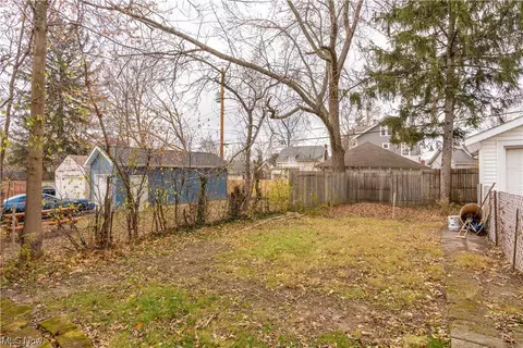Exterior - 127 E Wilbeth, Akron, OH 44301 photo 4 of 6