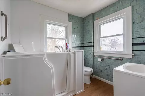 Bath - 127 E Wilbeth, Akron, OH 44301 photo 2 of 4