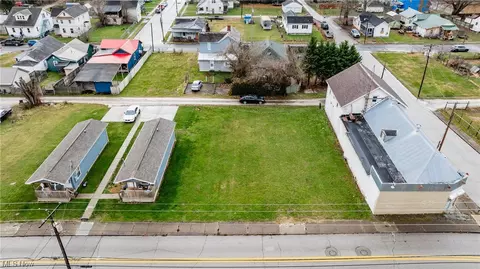 1004 13th St, Parkersburg, WV 26101
