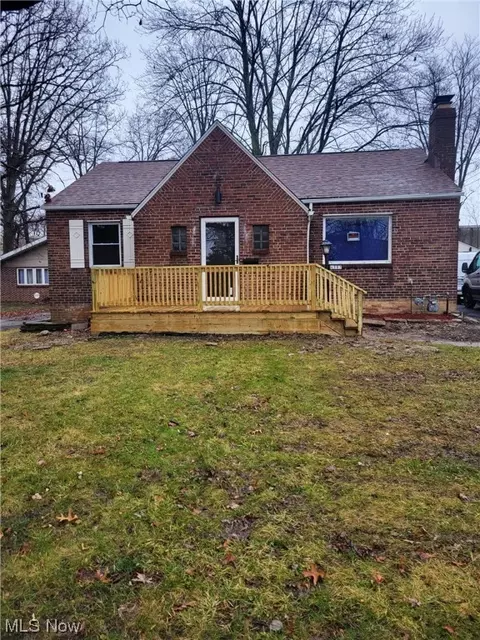 4967 Green Ave, Warrensville Heights, OH 44128