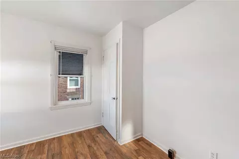 375 Hawthorne St, Elyria, OH 44035 photo 9