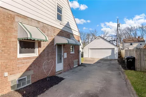 375 Hawthorne St, Elyria, OH 44035 photo 26