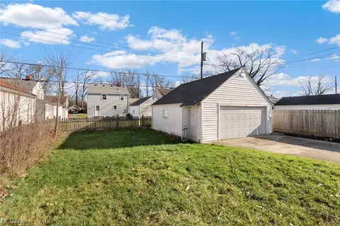 375 Hawthorne St, Elyria, OH 44035 photo 25