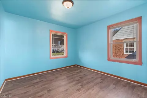 375 Hawthorne St, Elyria, OH 44035 photo 12