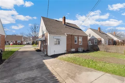 375 Hawthorne St, Elyria, OH 44035 photo 24