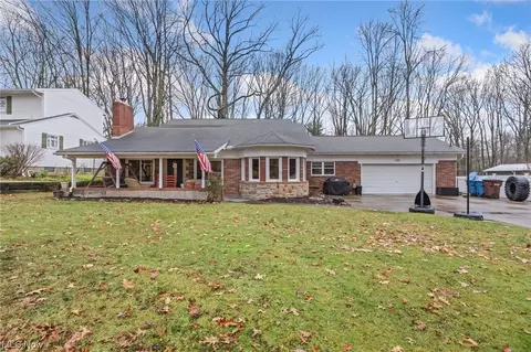 793 Fairwood Rd, New Franklin, OH 44319