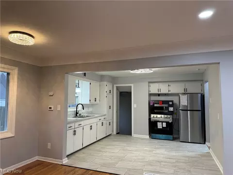 14904 Summit Ave, Maple Heights, OH 44137 photo 7
