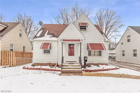 7066 Beresford Ave, Parma Heights, OH 44130
