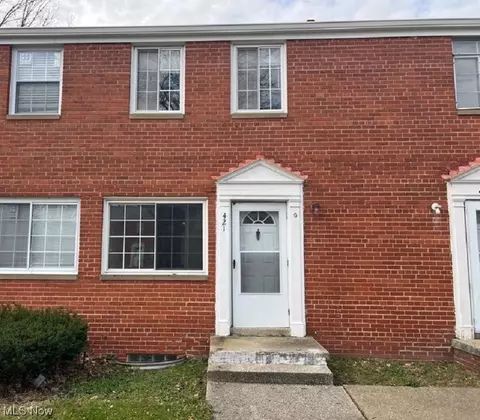 421 Kenwood Dr #G, Euclid, OH 44123