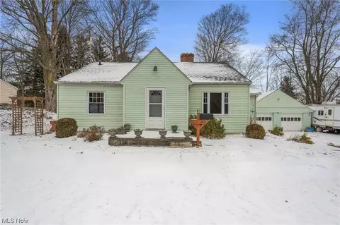 370 Park Ave, Chardon, OH 44024