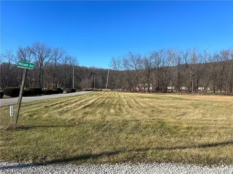 3218 Mohawk Ave NW, Malvern, OH 44644