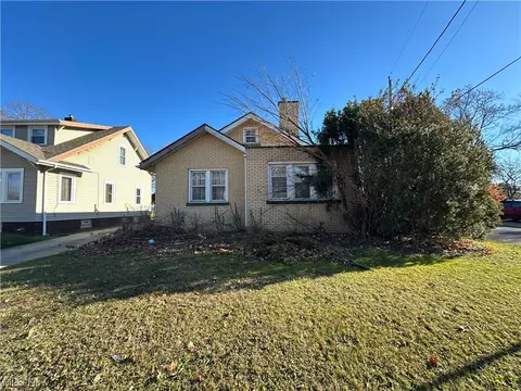 2200 Harrisburg NE, Canton, OH 44705