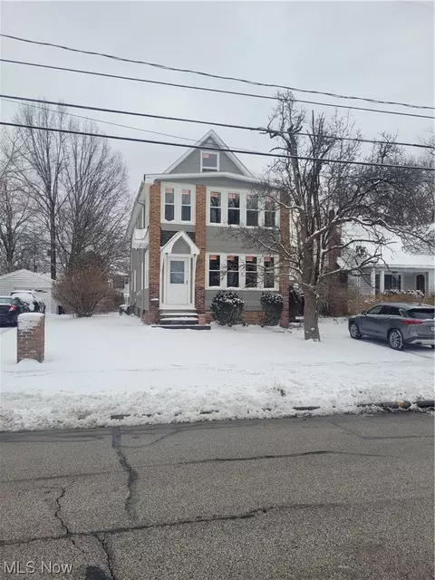 1343 Churchill, Lyndhurst, OH 44124