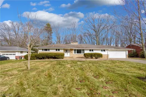 550 W Glen Dr, Youngstown, OH 44512