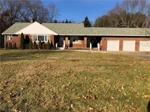 11829 Mount Eaton St SW, Brewster, OH 44613