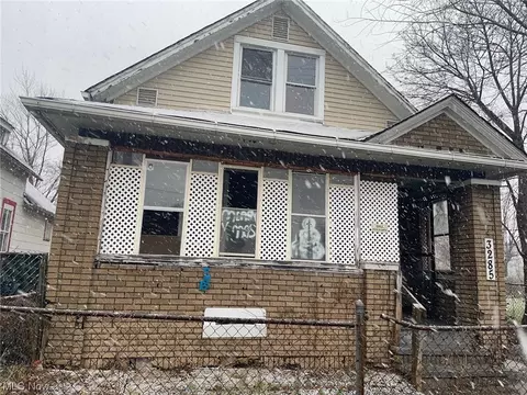 3285 W 44th St, Cleveland, OH 44109