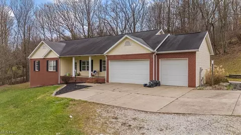 103 Hofmann Ln, Washington, WV 26181