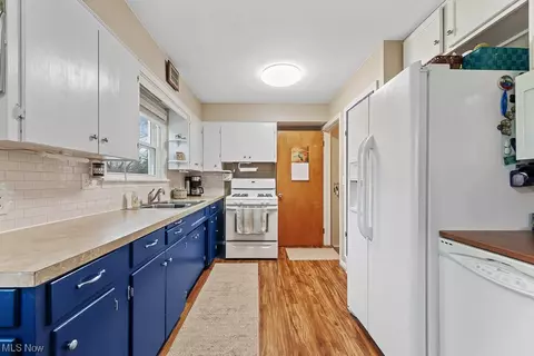 665 S 15th St, Sebring, OH 44672 photo 8