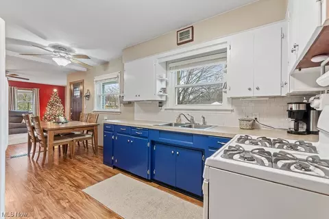 665 S 15th St, Sebring, OH 44672 photo 9