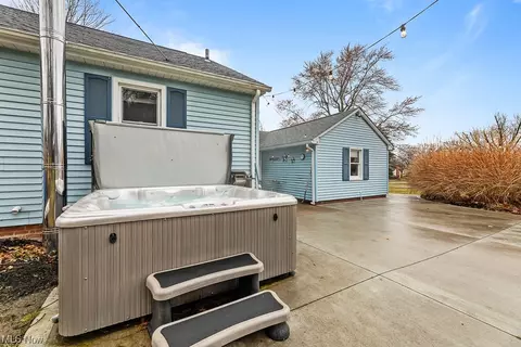 665 S 15th St, Sebring, OH 44672 photo 6
