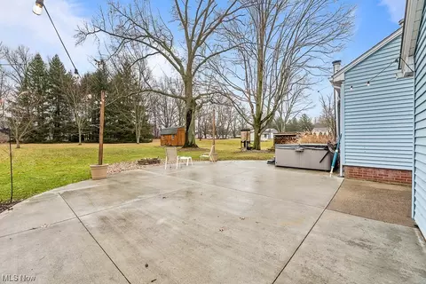 665 S 15th St, Sebring, OH 44672 photo 4
