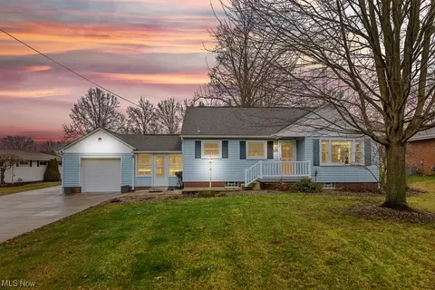 665 S 15th St, Sebring, OH 44672