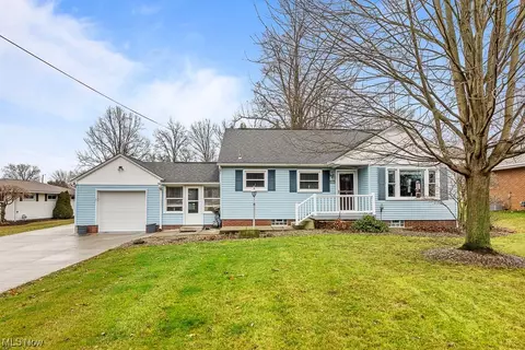 665 S 15th St, Sebring, OH 44672 photo 2