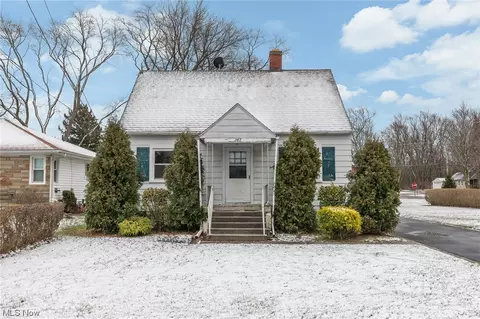 147 Singer Ave, Grand River, OH 44045