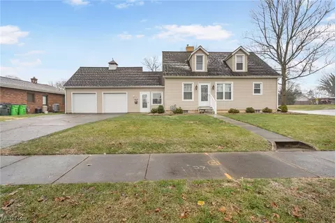 222 W 22nd St, Dover, OH 44622