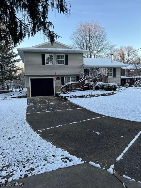 3215 Warren Sharon Rd, Vienna, OH 44473