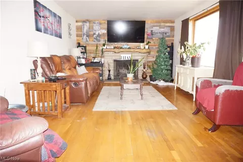 4611 8 St NW, Canton, OH 44708 photo 2